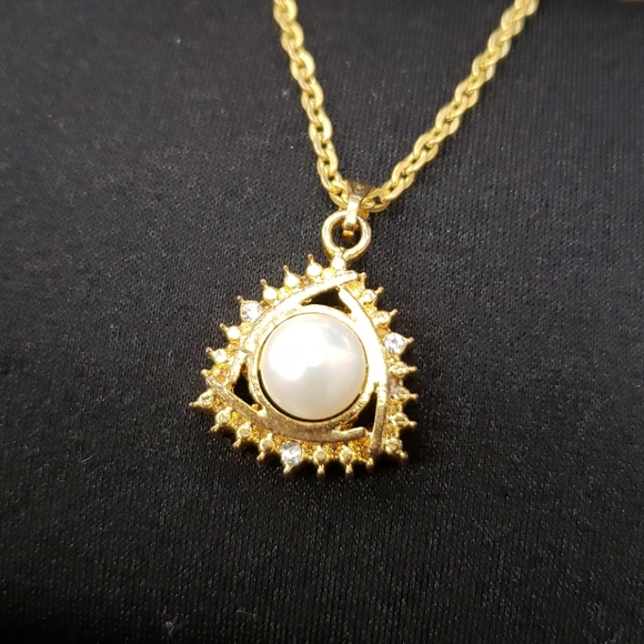 💛🤍💛Gold Diamond Pearl Look Necklace - Picture 2 of 8